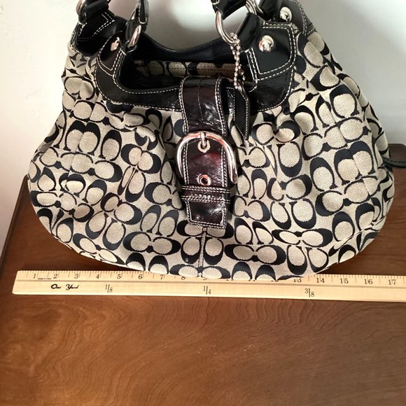 Coach Lynn Hobo Shoulder Signature Purse Bag - Picture 6 of 17